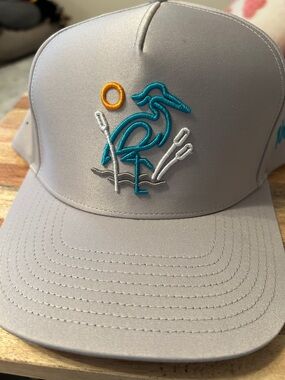 Waggle new w/tag Snapback Hat with Teal Heron Embroidery